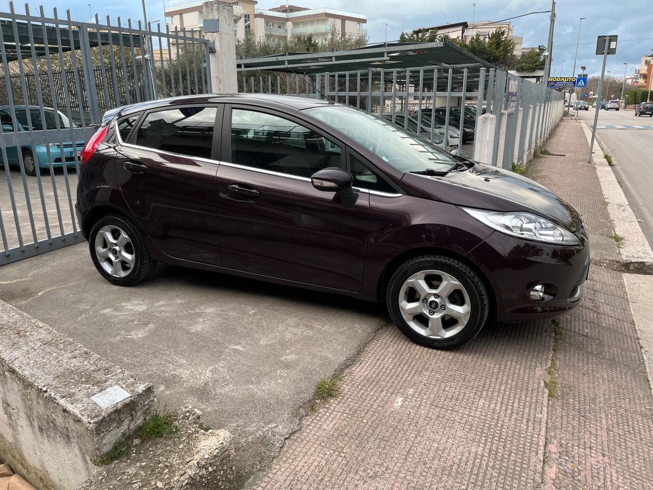 Ford Fiesta 1.4 5 porte Bz.- GPL Titanium Garantita