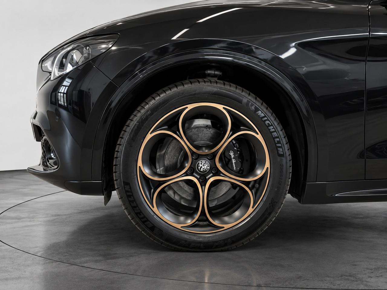 ALFA ROMEO Stelvio 2023 - Stelvio 2.2 t Intensa Q4 210cv auto