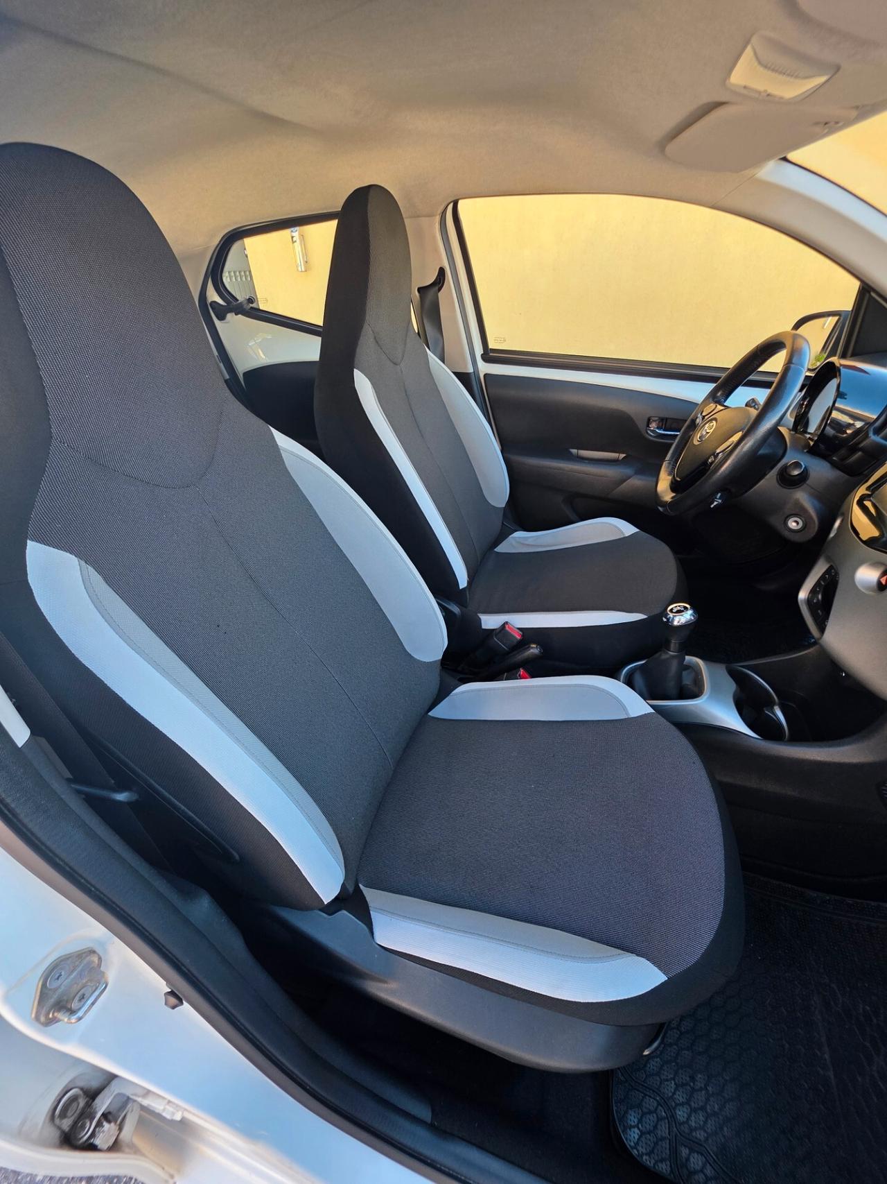 Toyota Aygo 1.0 VVT-i 69 CV 5 porte x-Play