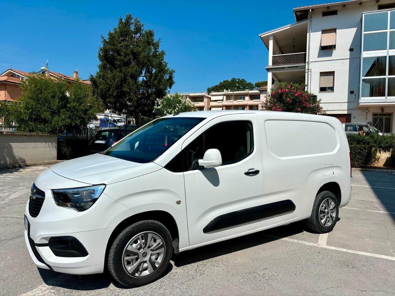 OPEL Combo cargo 1.5d 100cv L2H1 Essentia mt6 IVA ESPOSTA