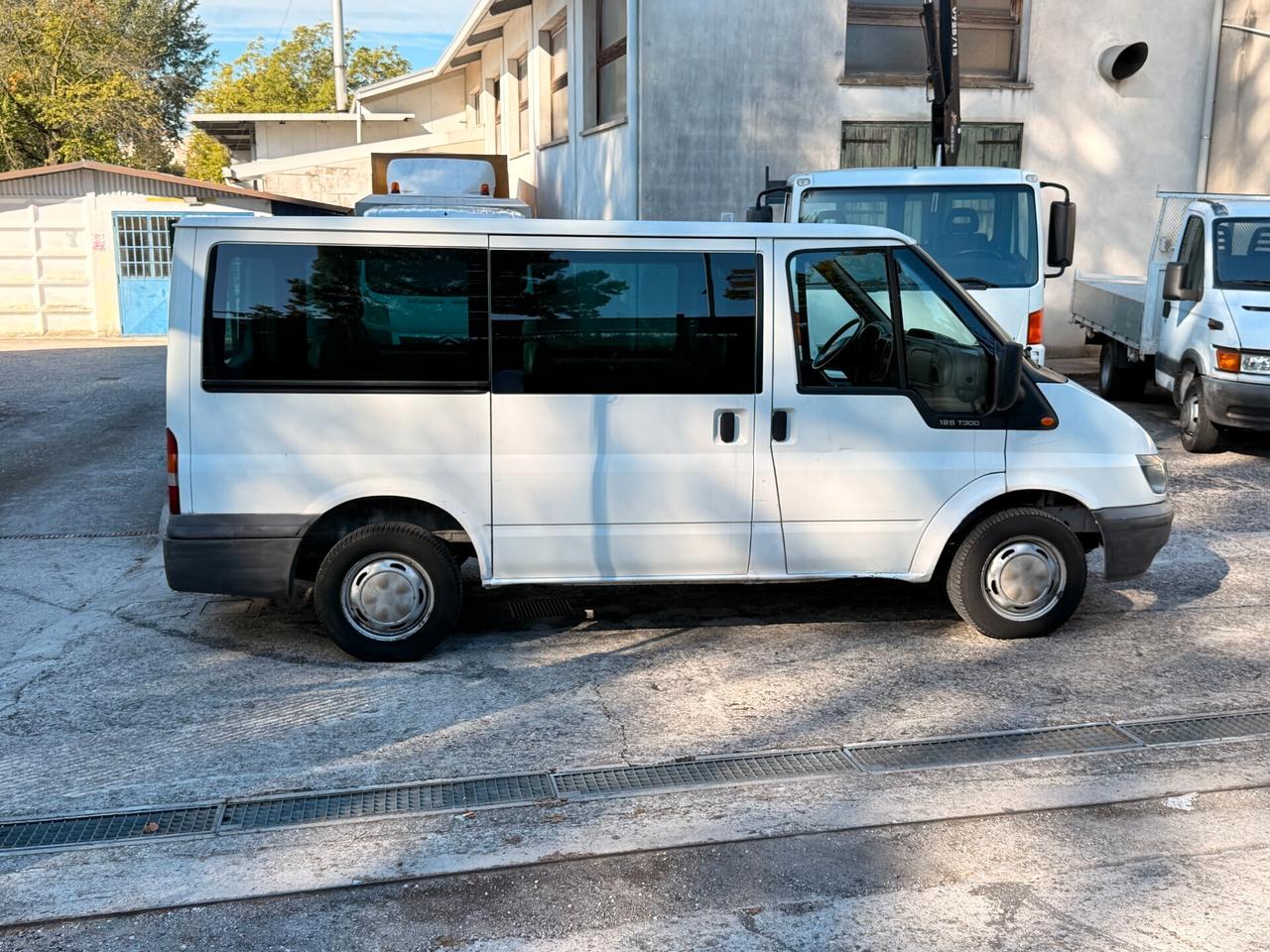 Ford Transit 2.0 Tdci 9 Posti Gancio Traino 18q