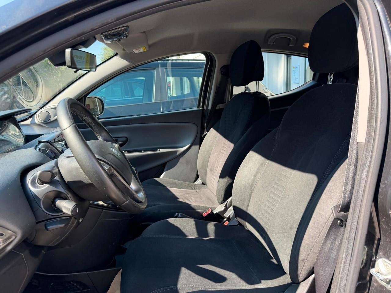 Lancia Ypsilon 1.2 69 CV 5 porte S&S Platinum E6