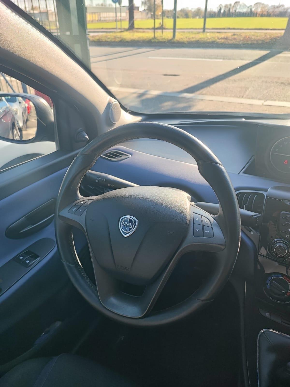 Lancia Ypsilon 1.2 69 CV 5 porte GPL Ecochic Platinum