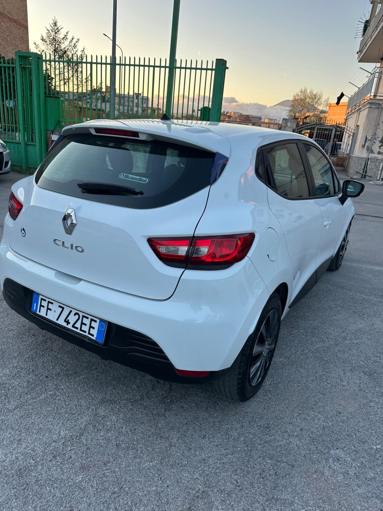 Renault Clio 1.2 75CV 5 porte Zen