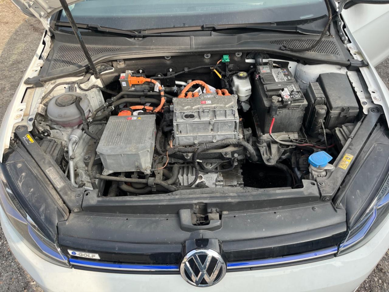 Volkswagen Golf e-Golf 136 CV elettrica non marciante