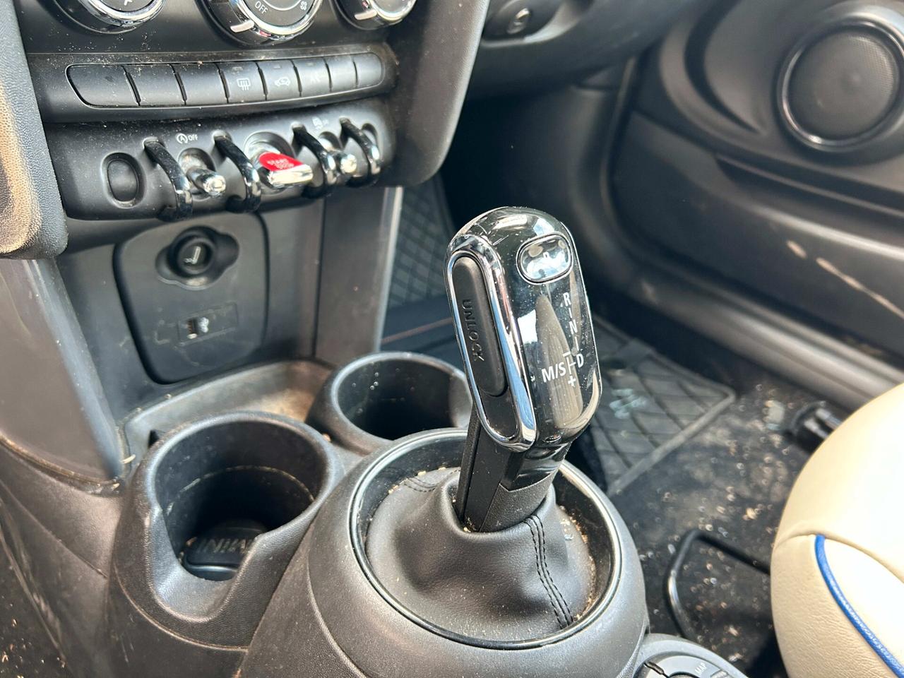 Mini Cooper D Cabrio 1.5 TD 115CV Aut. - 2019 Incidentata