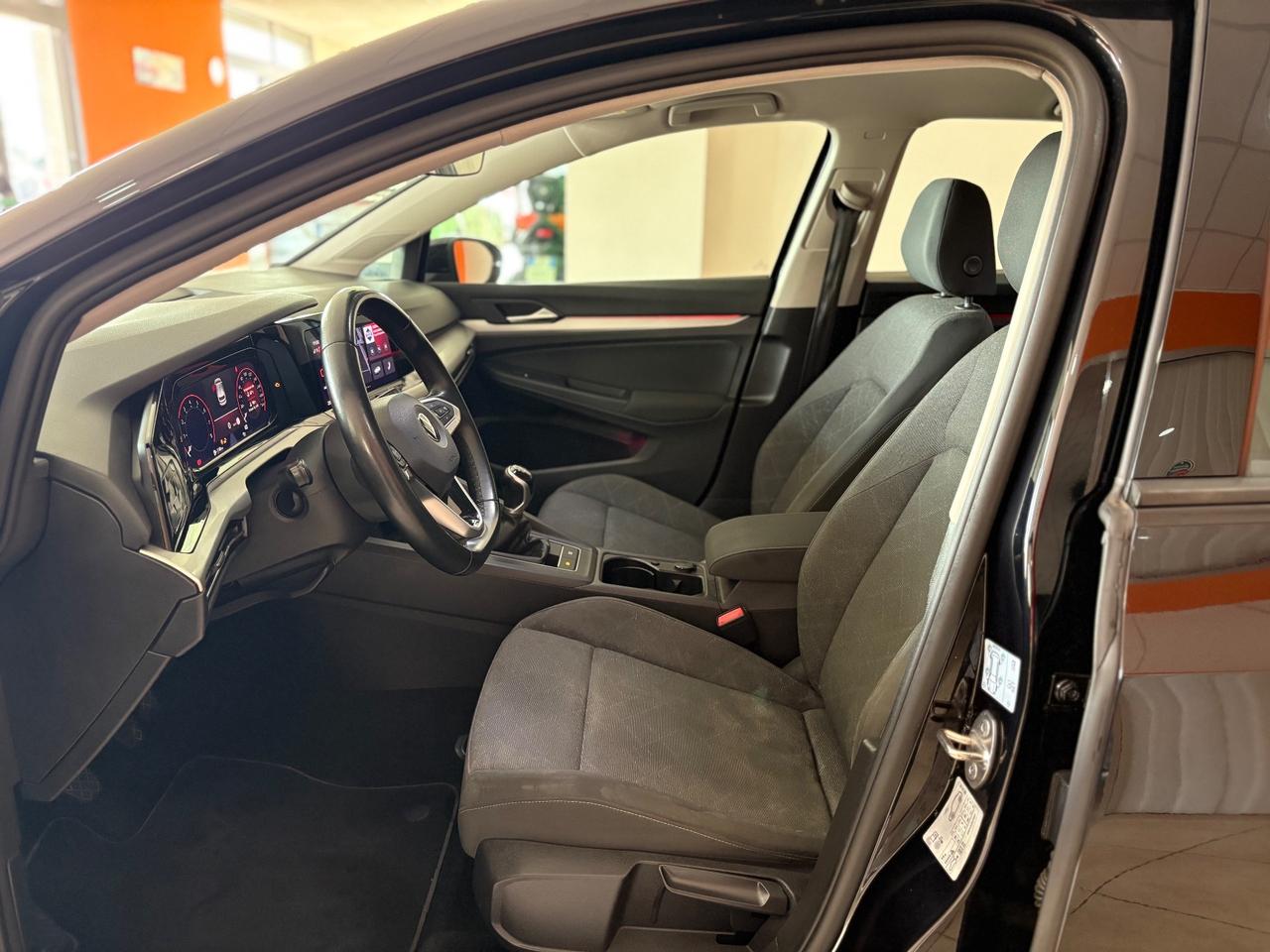 Volkswagen Golf 1.0 110 cv TSI EVO Life permute finanziamenti