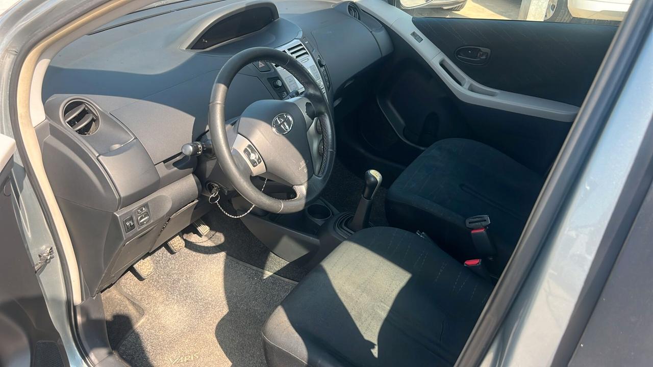 Toyota Yaris 1.0 5 porte Sol