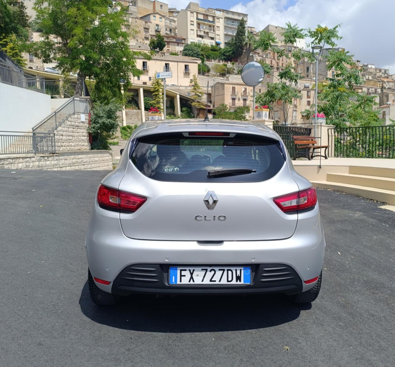 Renault Clio dCi 8V 75 CV 5 porte Moschino Zen