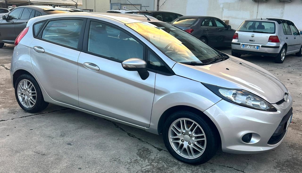 Ford Fiesta 1.2 BENZ 82 CV 5 porte Titanium