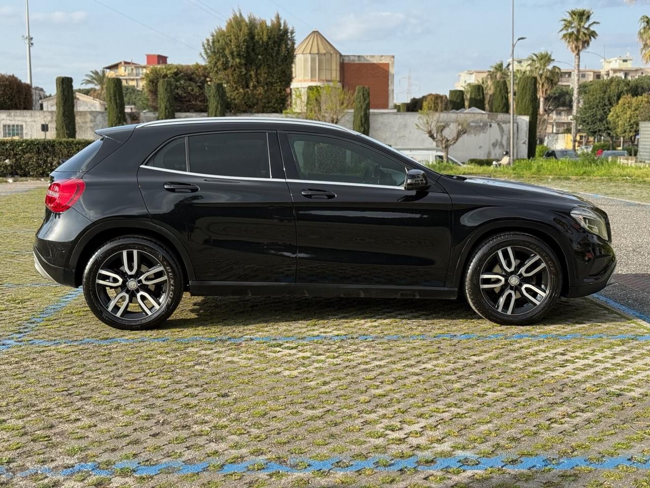 MERCEDES GLA 220 CDI 2015 Automatic 4Matic Premium