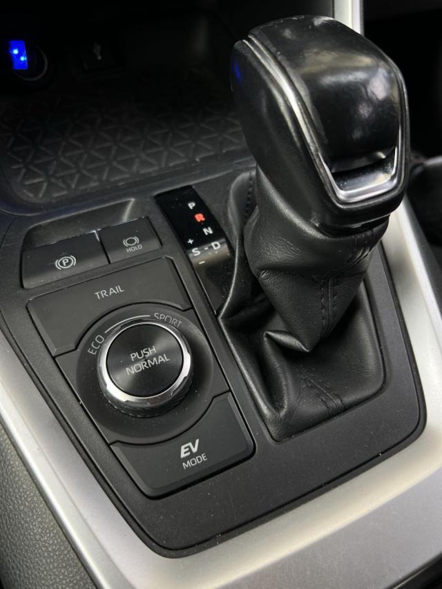 TOYOTA RAV 4 MY23 RAV4 2.5 HV (222CV) E-CVT AWD-i Business