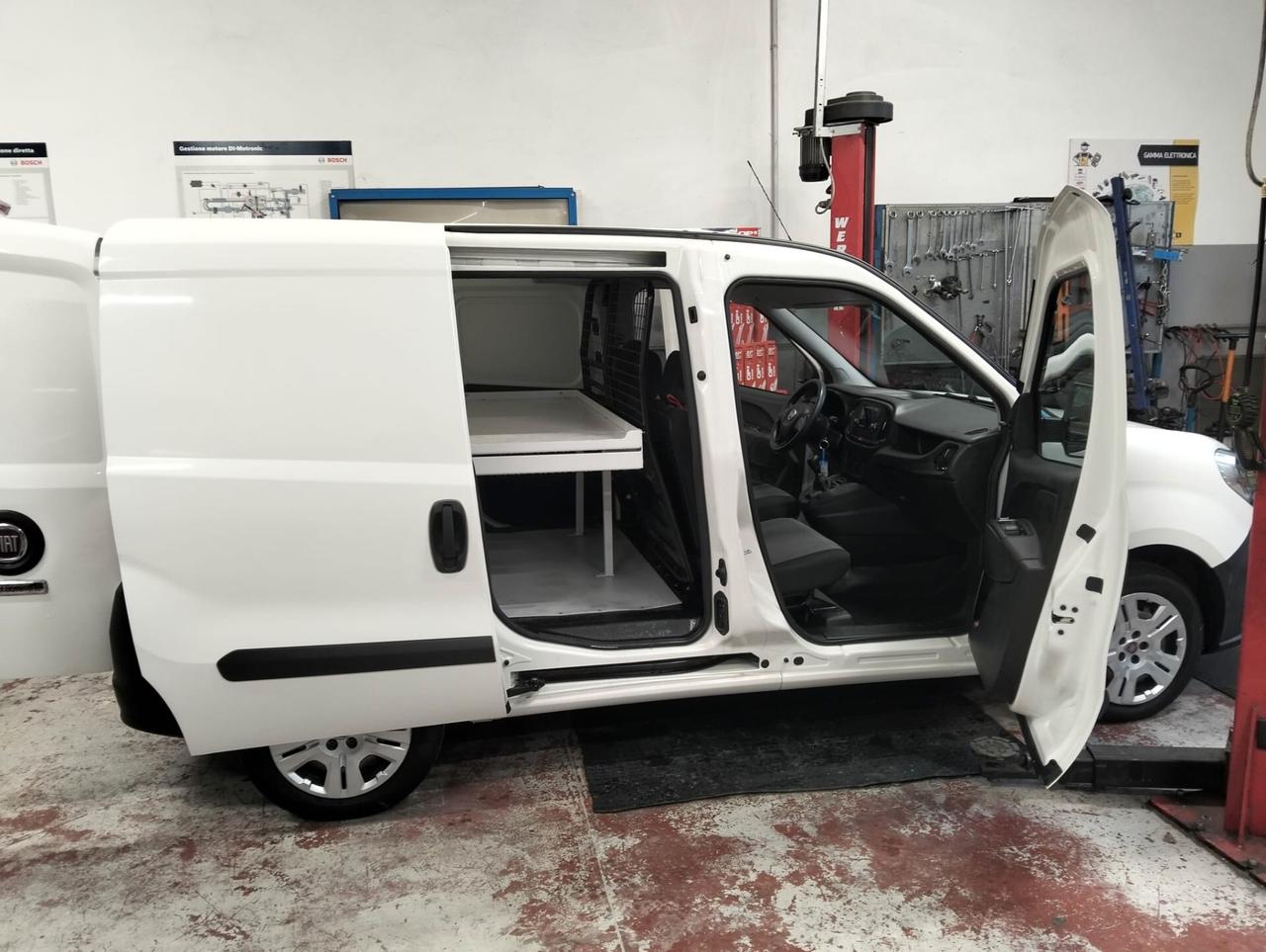 Fiat doblo 1300 m.j. 3 posti solo 12800km