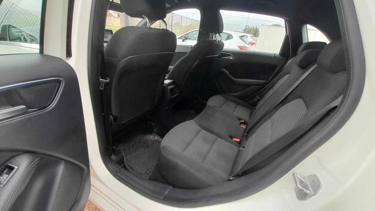 Mercedes-benz B 180 d Premium