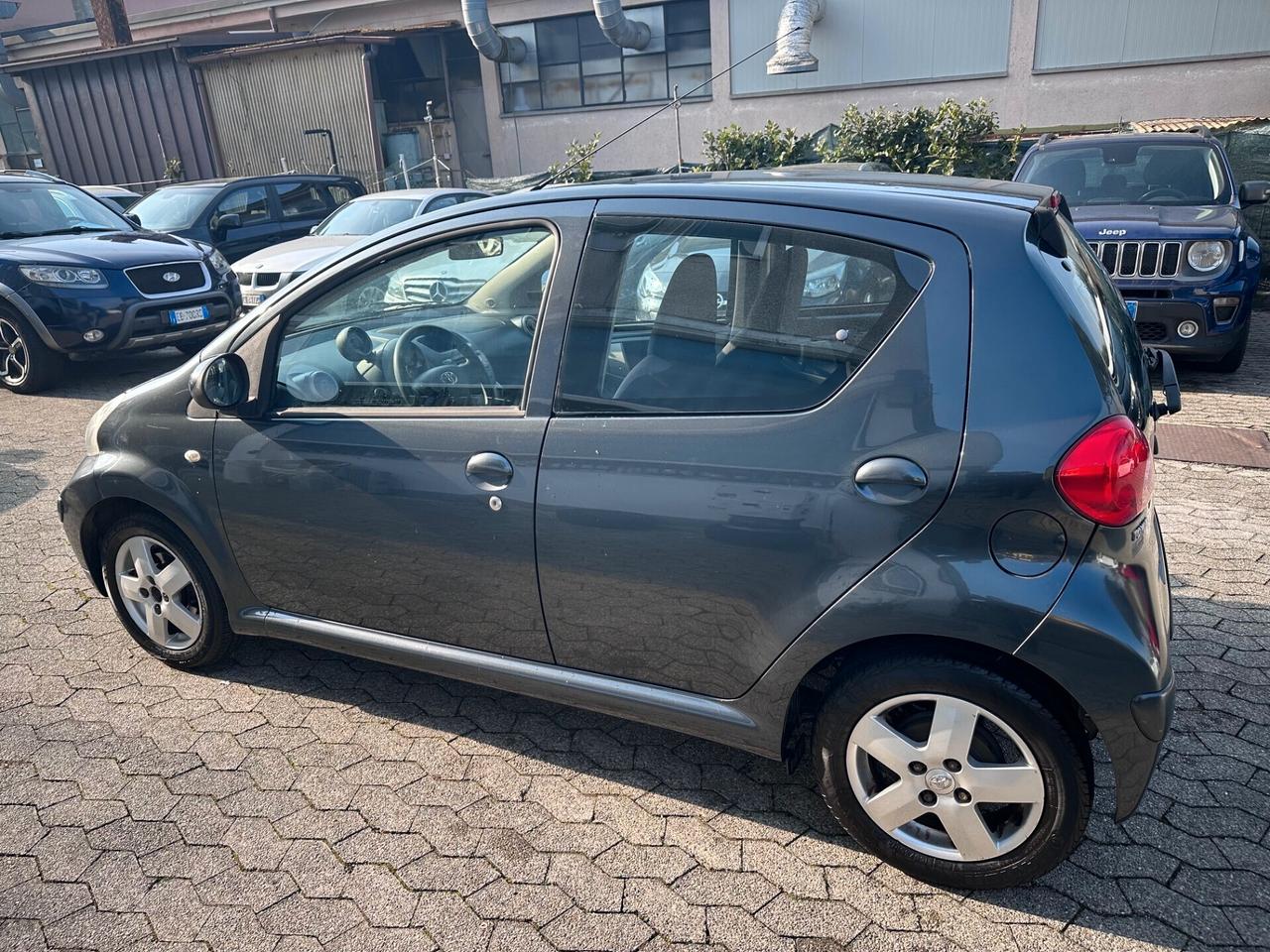 Toyota Aygo 1.0 12V VVT-i 5 porte Sol*NEOPATENTATI