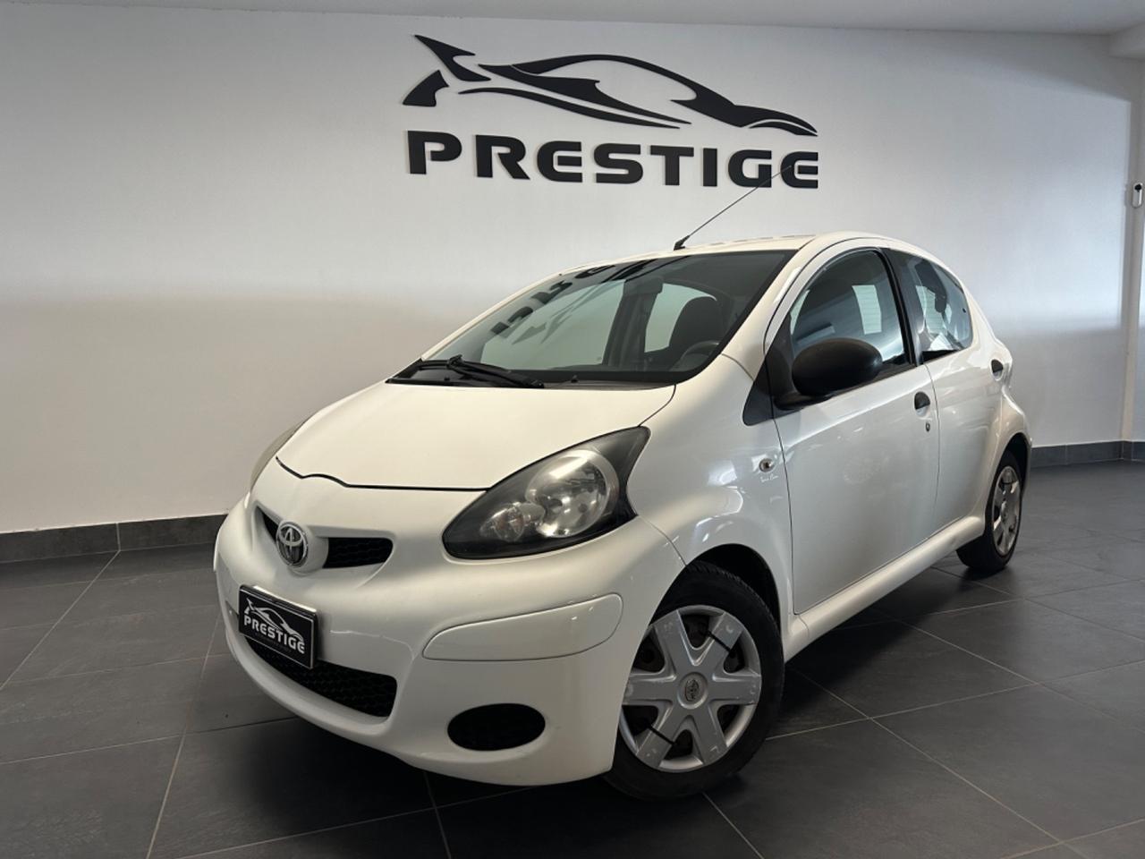 TOYOTA AYGO 1.0 NEOPATENTATI 68CV CONNECT GARANZIA