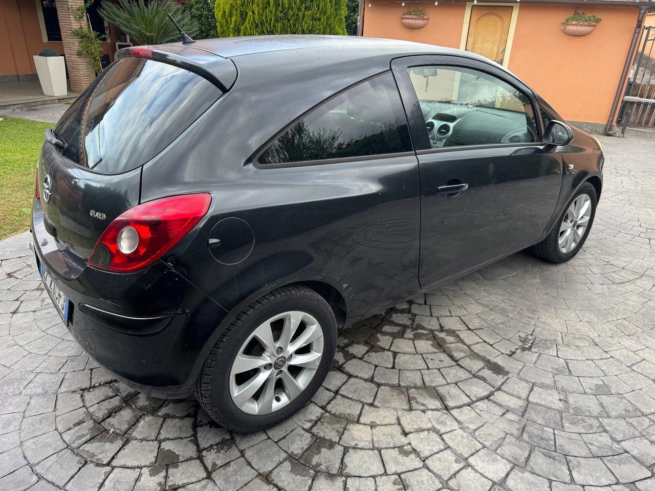 Opel Corsa 1.2 GPL - 2012