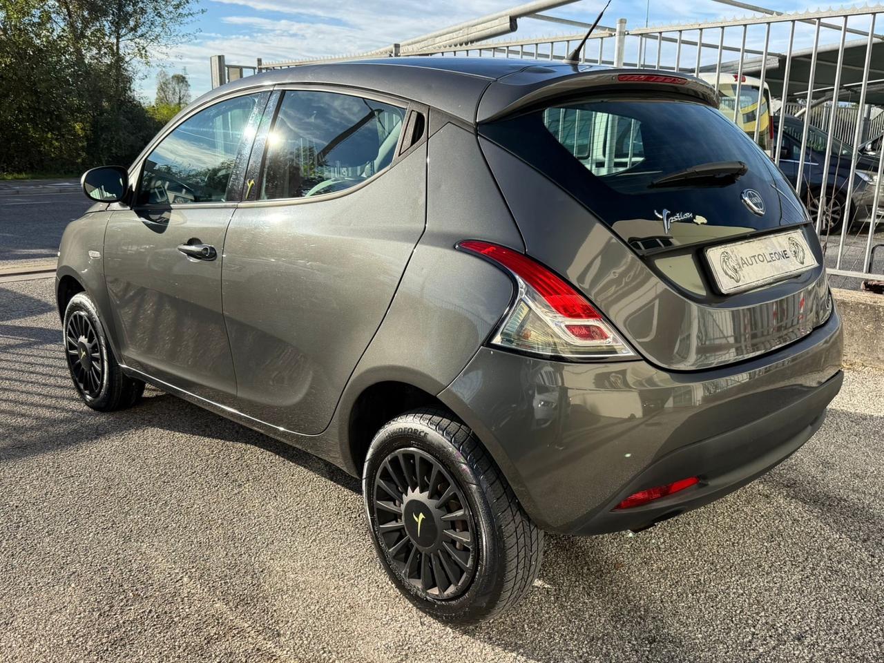 Lancia Ypsilon 0.9 TwinAir 85 CV 5 porte S&S DFN Gold