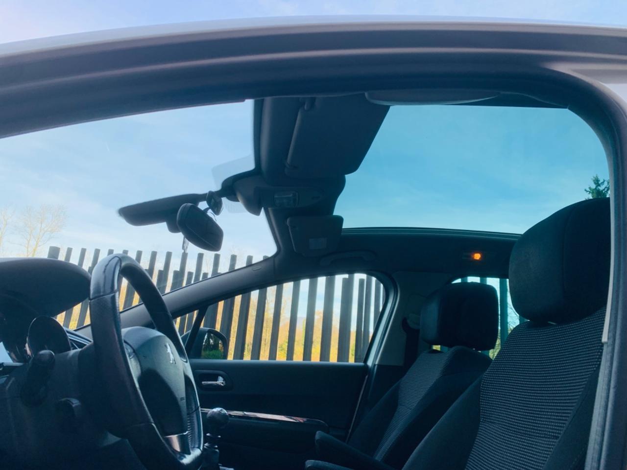 Peugeot 5008 1.6 HDi 110CV Féline 7 posti