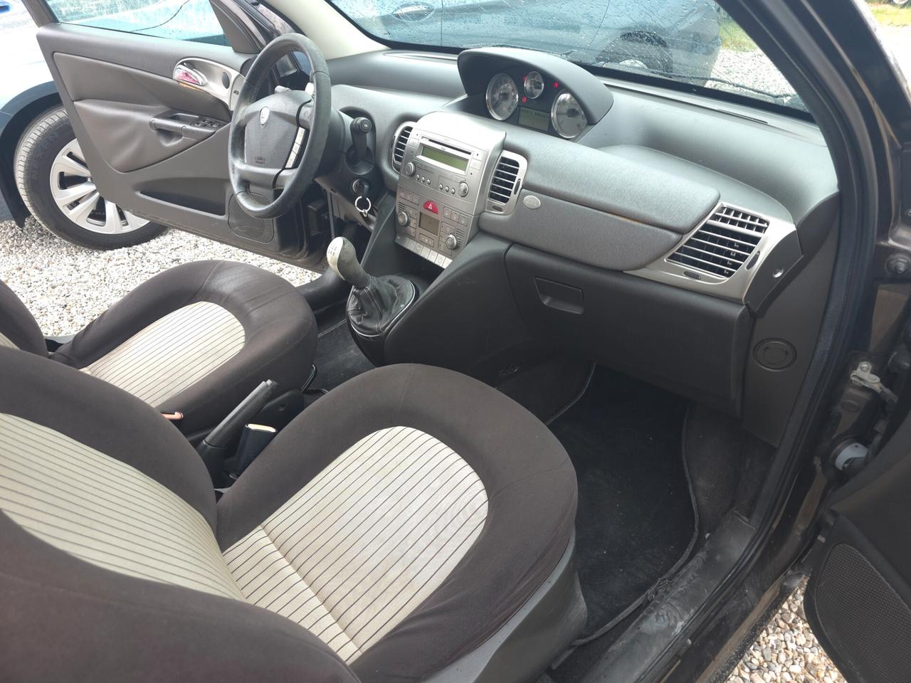 Lancia Ypsilon 1.3 MJT 75 CV Passion