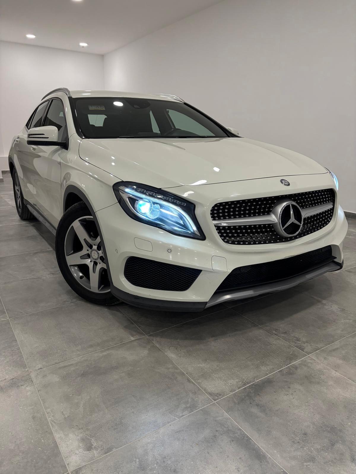 Mercedes-benz GLA 200 CDI Automatic 4Matic Premium AMG