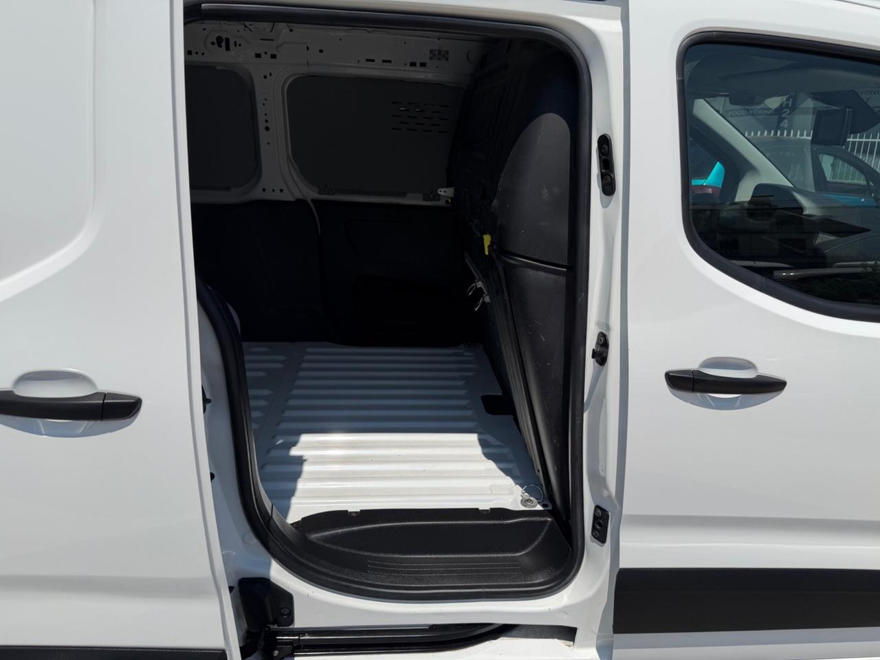 Peugeot Partner 1.5 BLUEHDI L2 100CV 3 posti - PASSO LUNGO -