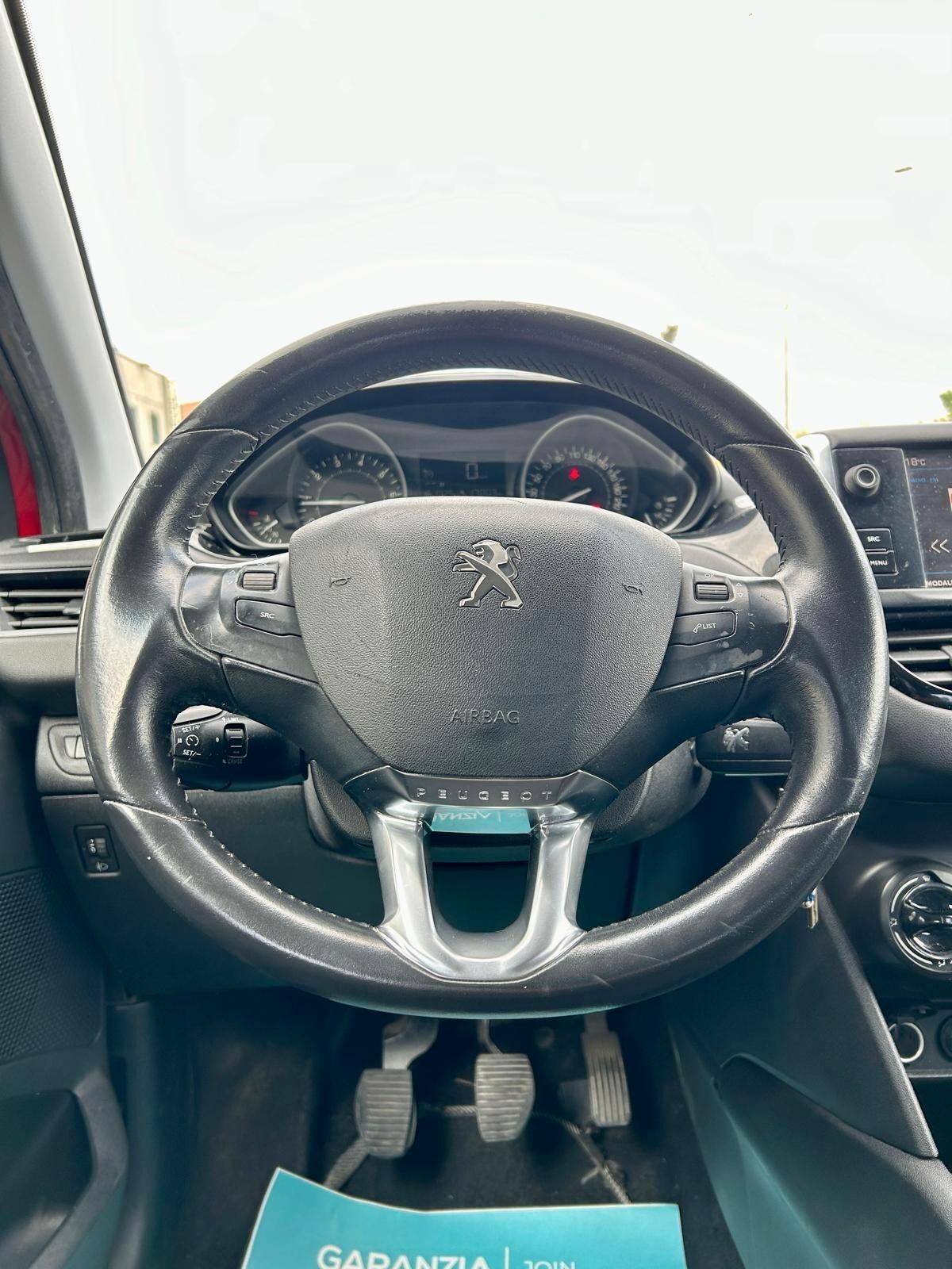 Peugeot 208 PureTech 82 5p. GPL Allure