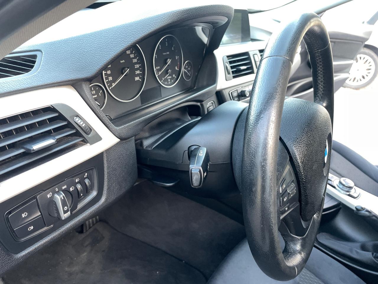 Bmw 320 320d Touring cambio automatico - navigatore