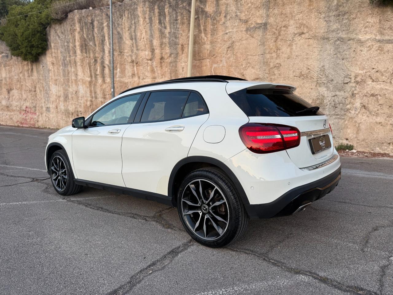 Mercedes GLA 200/2.2 136CV/CAR PLAY/TETTO/KYLESS