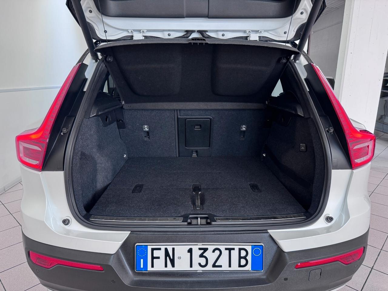 VOLVO XC40 2.0D 190cv GEARTRONIC 4WD R-DESIGN