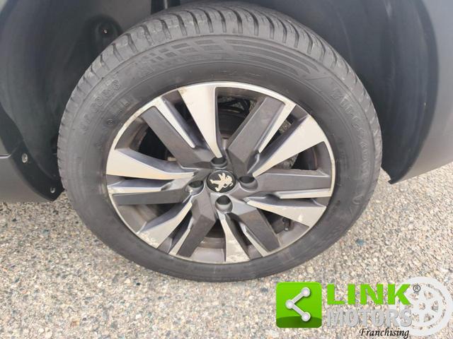 PEUGEOT 2008 1° serie PureTech 82 S&S Allure