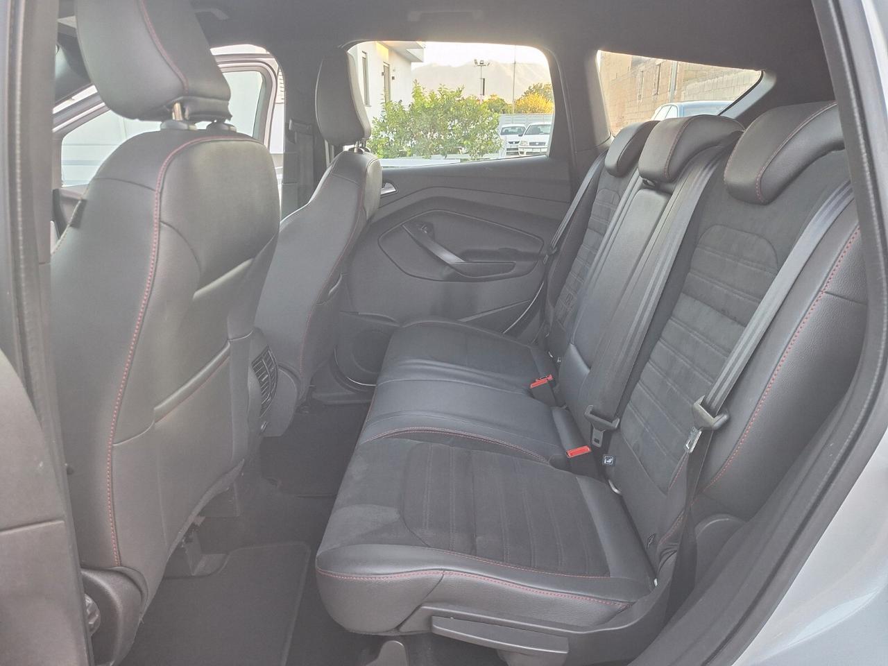 Ford Kuga 1.5 TDCI 120 CV S&S 2WD ST-Line