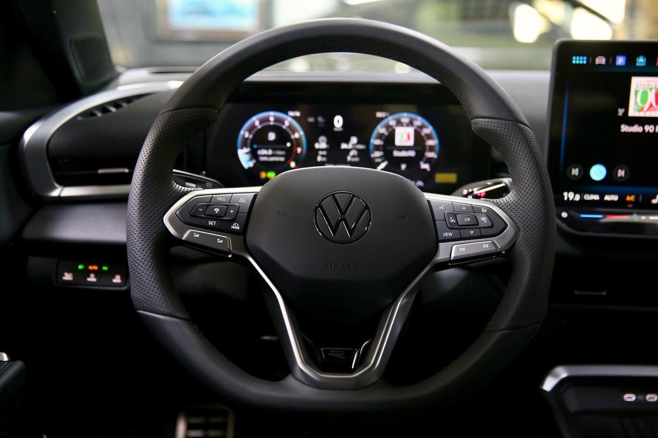 Volkswagen T-Roc R-Line 1.5 eTSI ACT 150 cv DSG_NUOVA_KM0