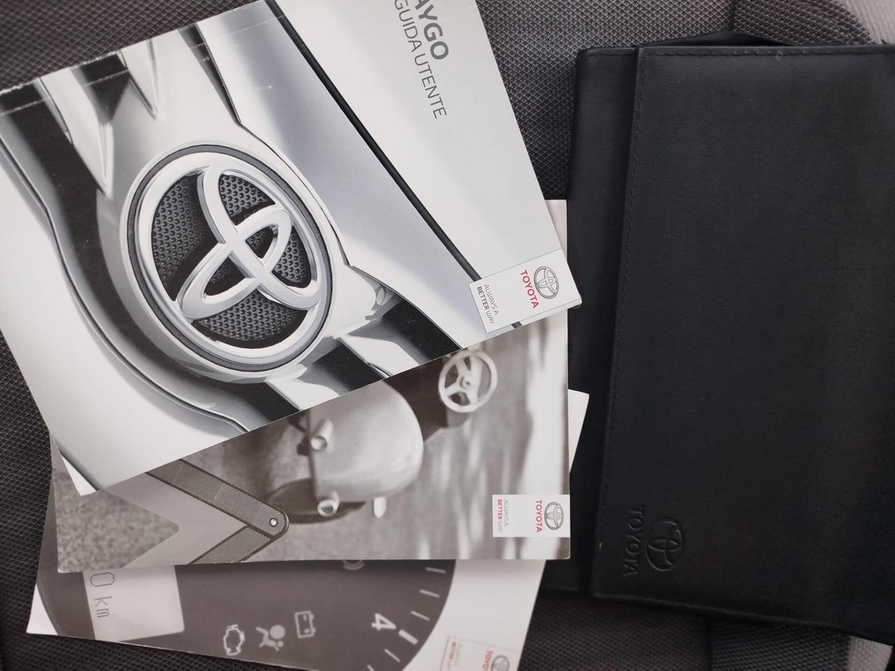 AYGO 1.0 AUTOMATICA* PREZZO VERO* 5 PORTE UNIPRO- KM CERTI- GARANZIA 12 MESIU