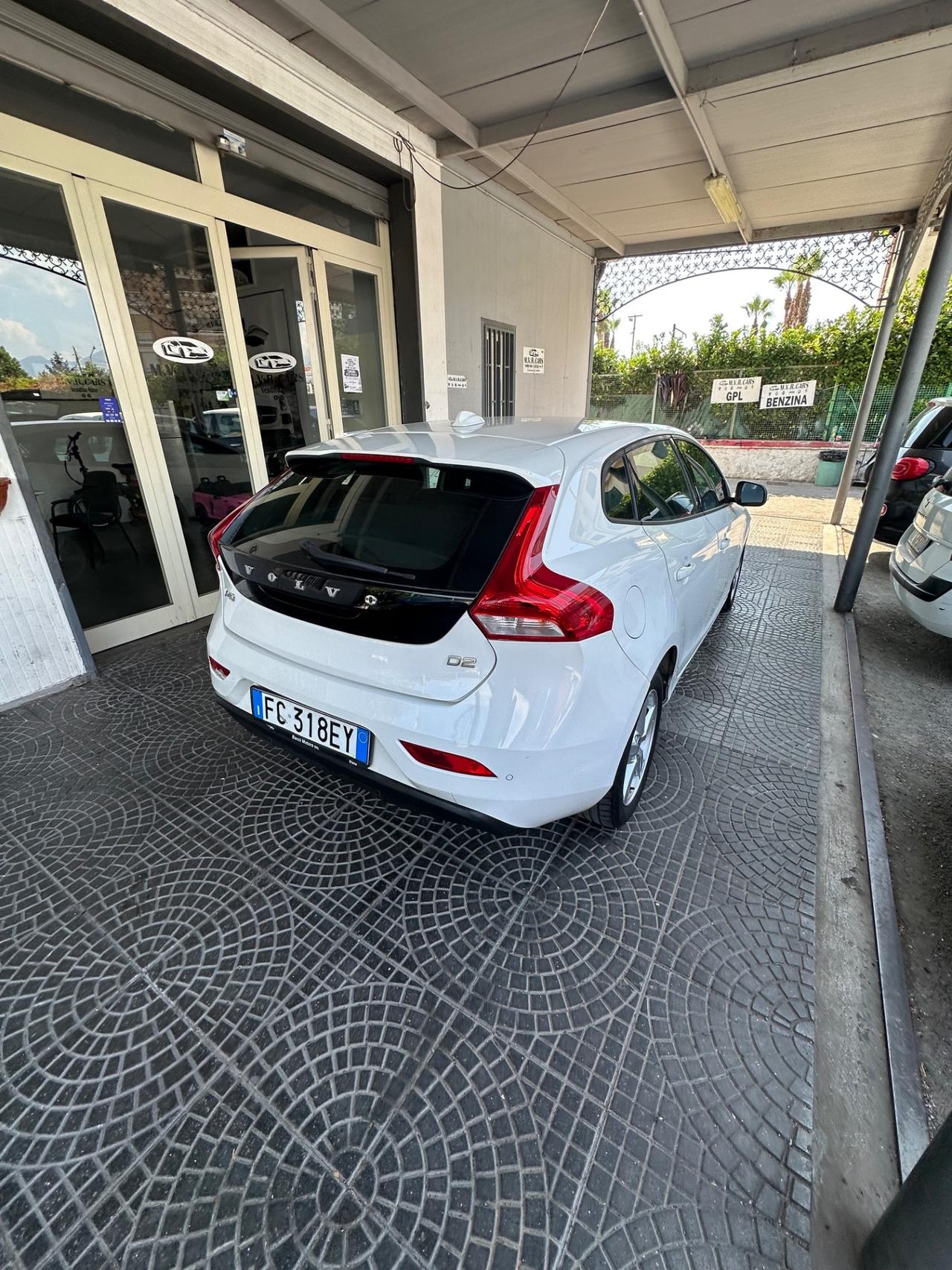 Volvo V40 D2 R-design Momentum