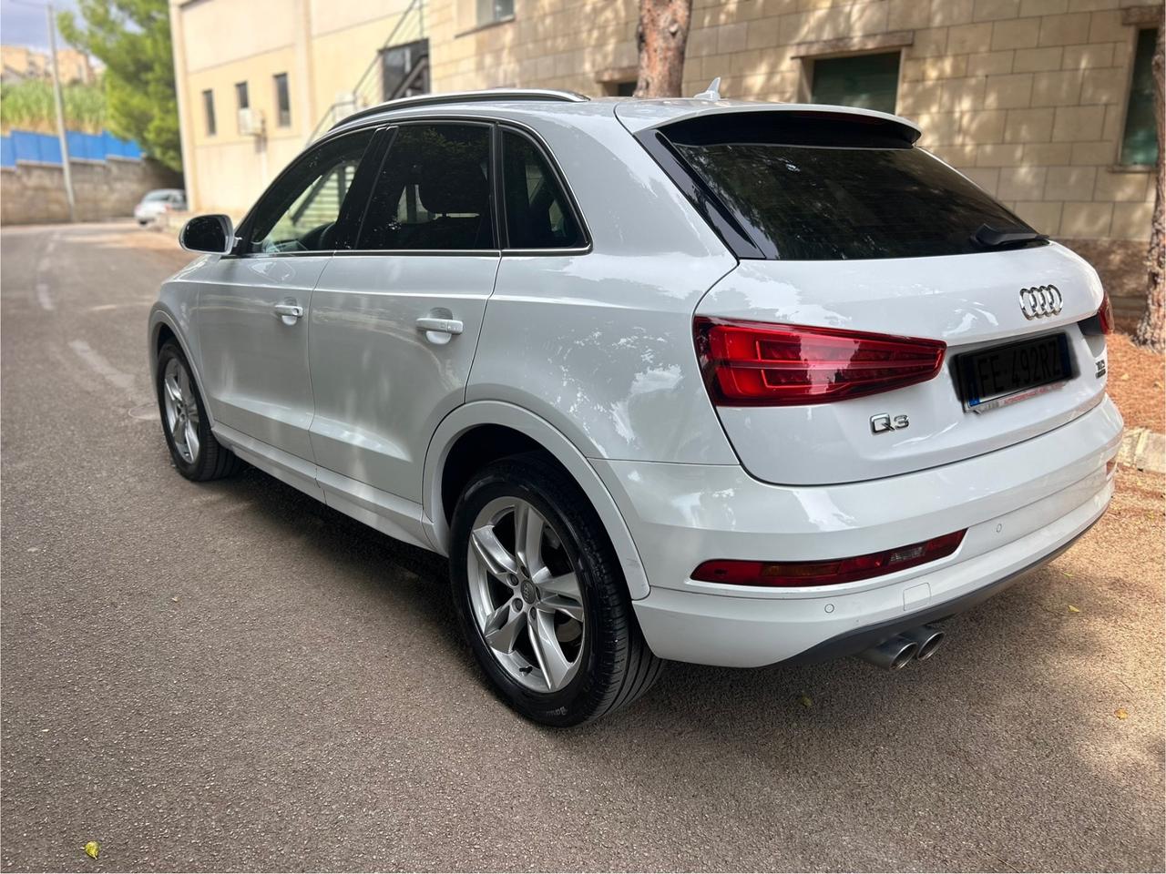 Audi Q3 2.0 TDI 150 CV Sport tetto apribile