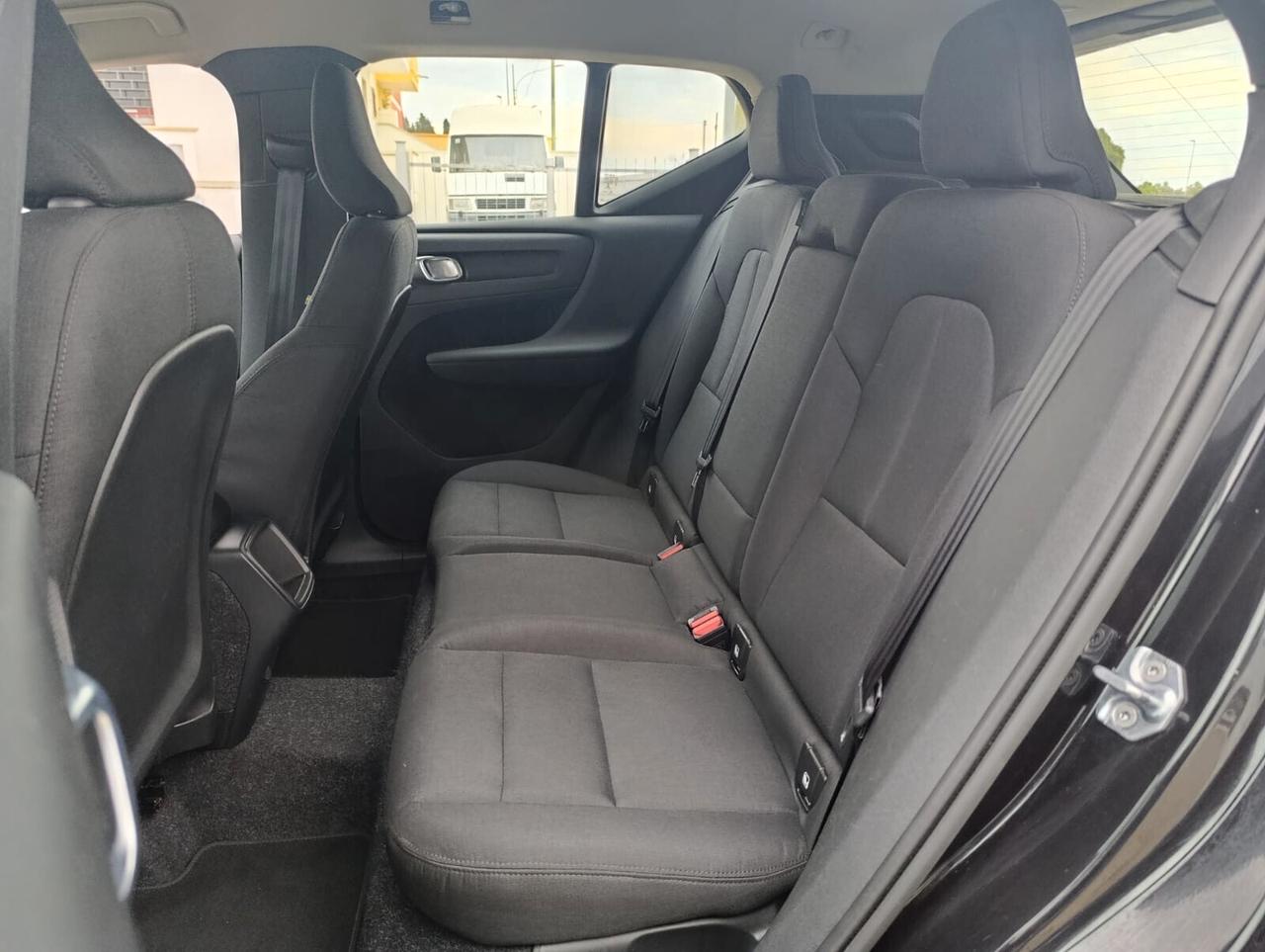 VOLVO XC40 D3 AWD GEEARTRONIC LED/NAV/SENS.POSTERIORI/
