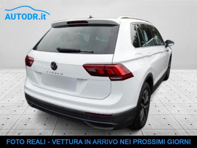 VOLKSWAGEN Tiguan 2.0 TDI 150CV DSG Life Carplay, Vetri osc, Ambient