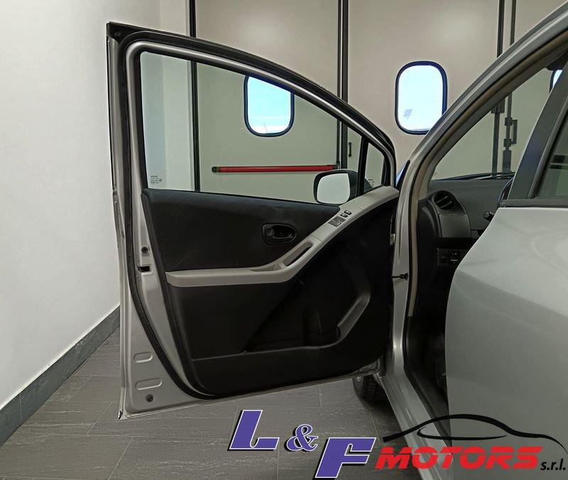 Toyota Yaris Yaris 5p 1.0 SOL
