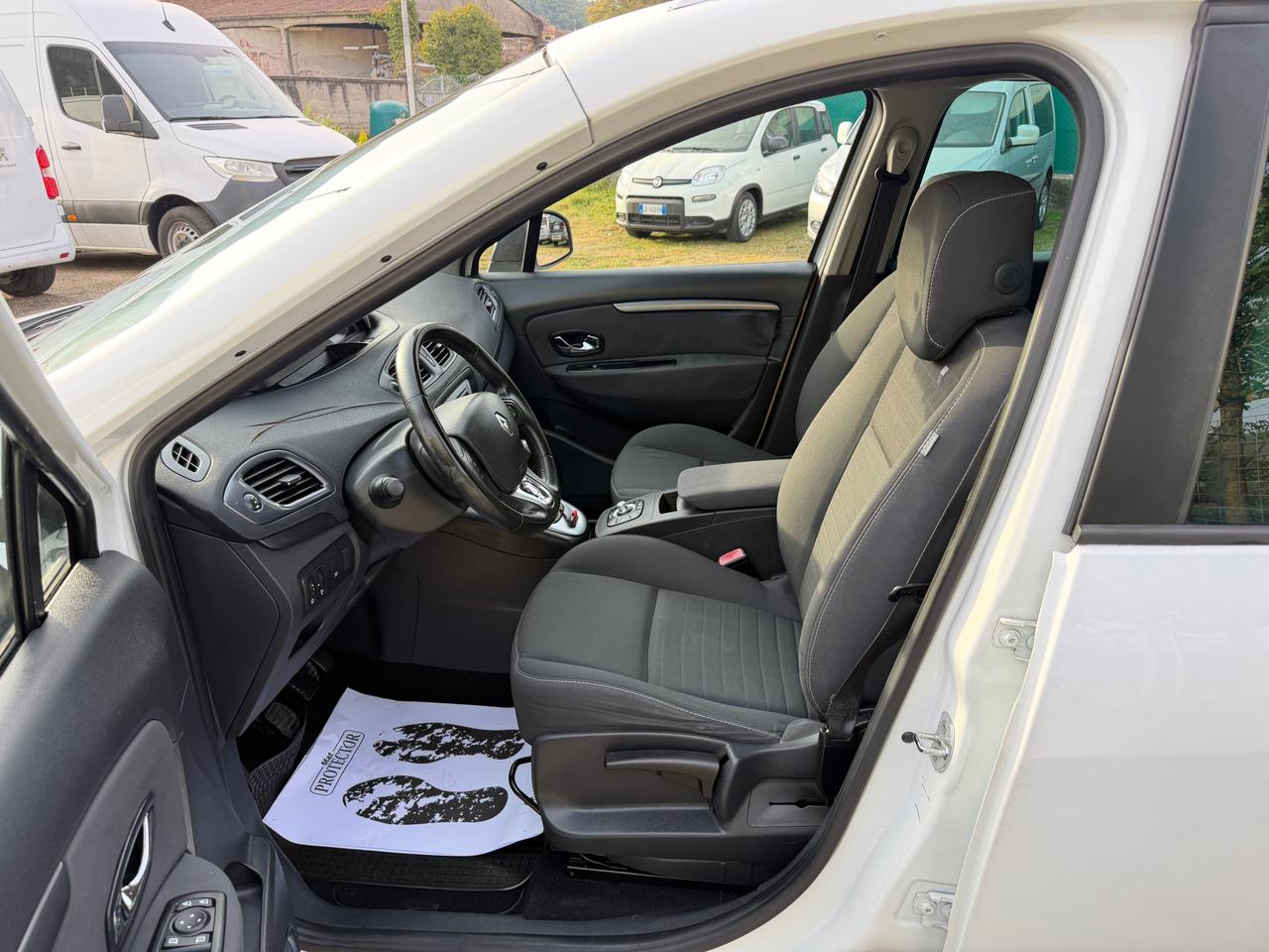 Renault Scenic 1.5 dci Limited 110cv edc