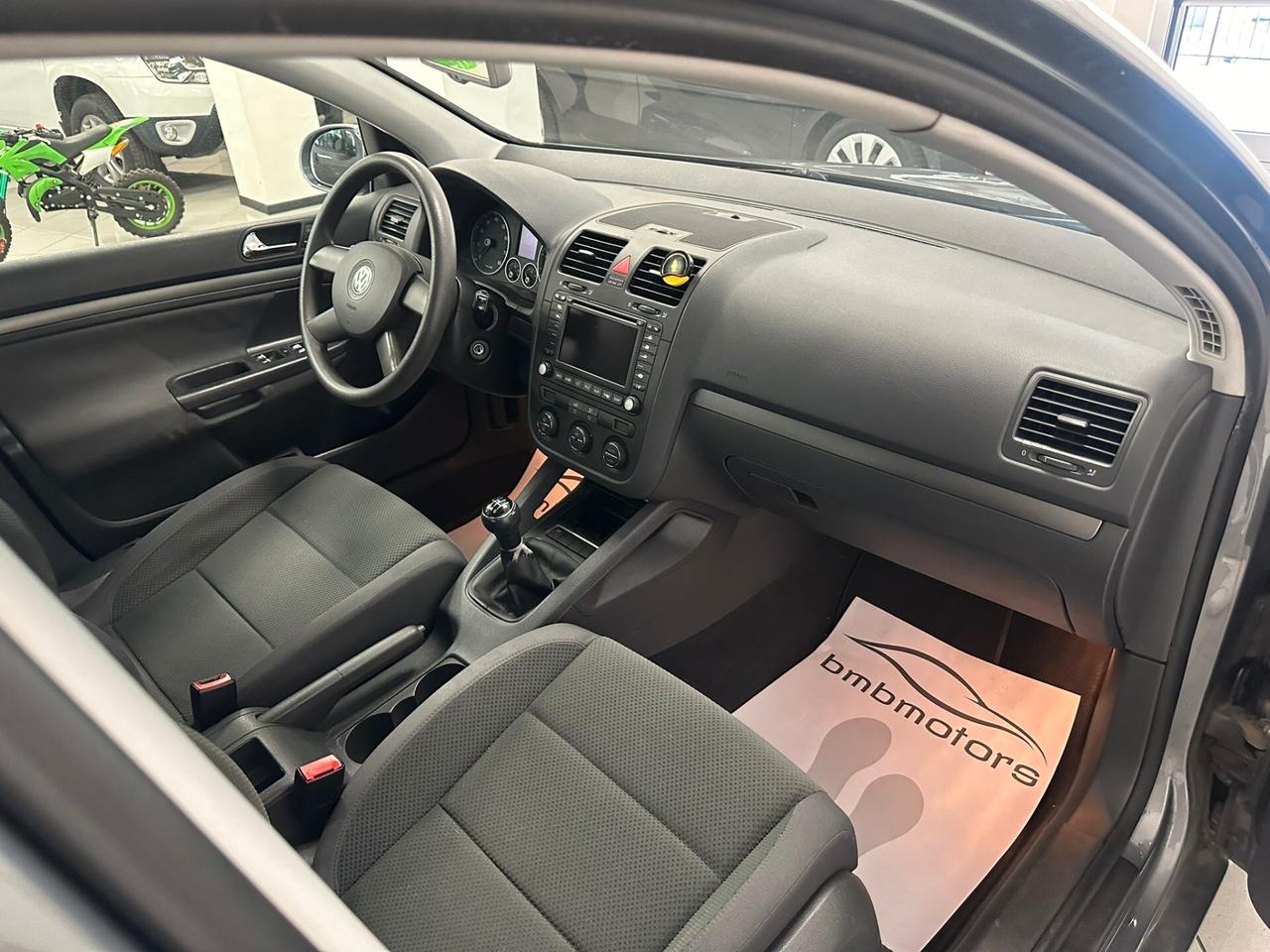 Volkswagen Golf 1.6 16V FSI 5p. Sportline