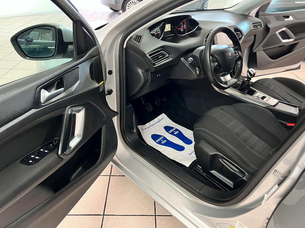 Peugeot 308 SW 1.6 BlueHDi 120cv ALLURE - LEGGERE -