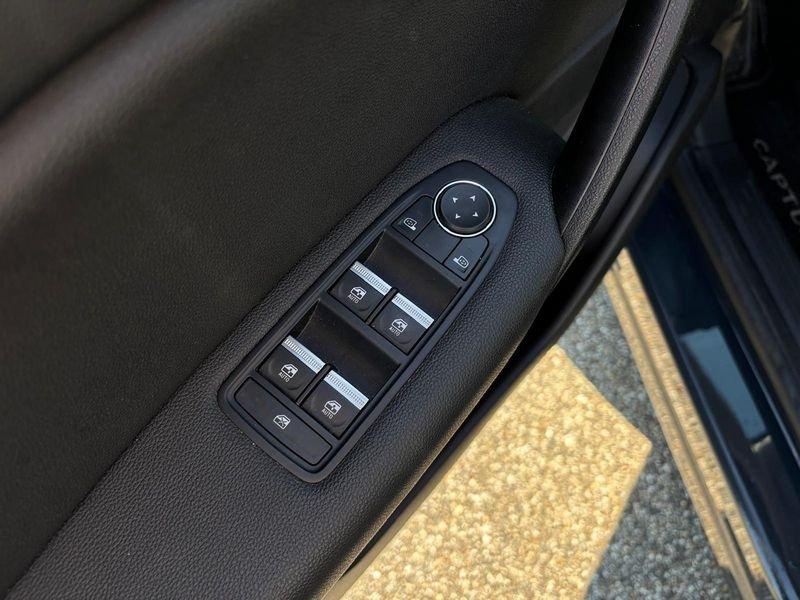 Renault Captur 1.6 E-TECH Hybrid Intens Auto