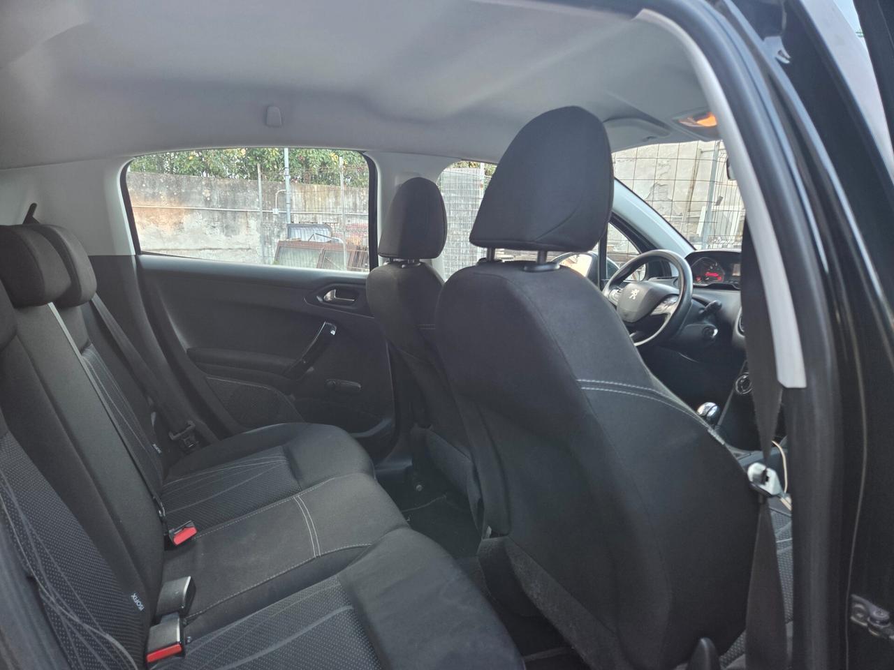 Peugeot 208 1.0 VTi 68 CV 5 porte