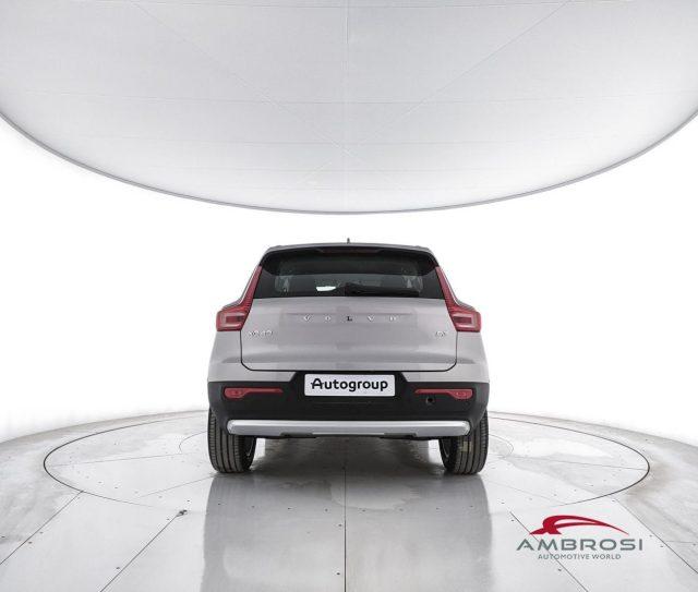 VOLVO XC40 B3 Mild hybrid Benzina Essential