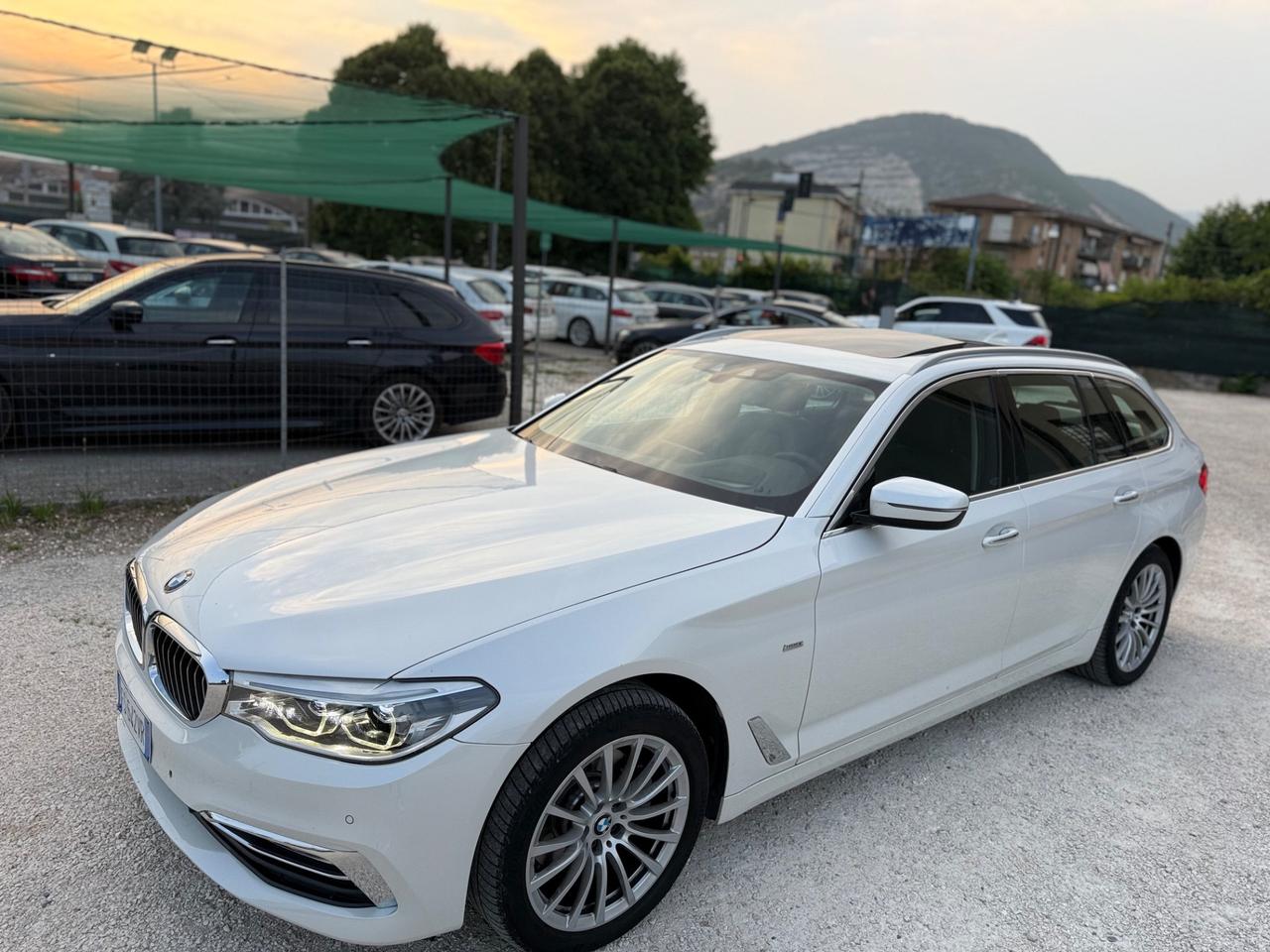 Bmw 520 520d xDrive Touring Luxury Full Tettto Pelle Navi