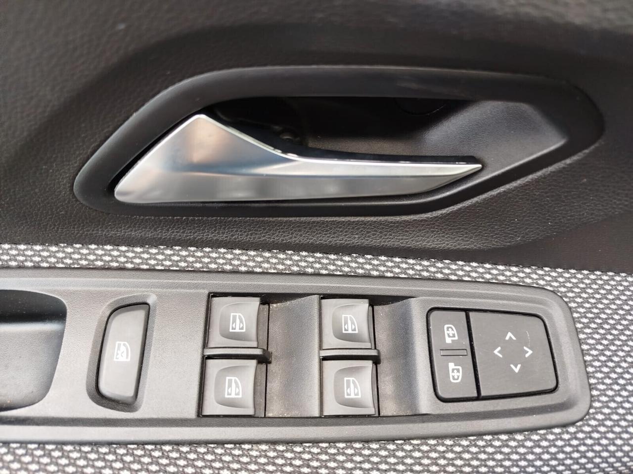 DACIA SANDERO * PREZZO VERO* BLUETOOTH-LED-SENSORI PARK