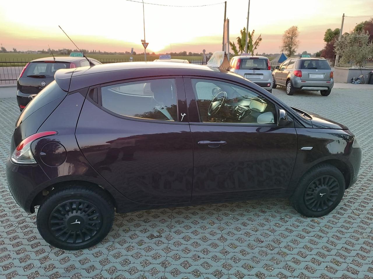 Lancia Ypsilon 0.9 TwinAir 85 CV 5 porte Metano Ecochic Gold