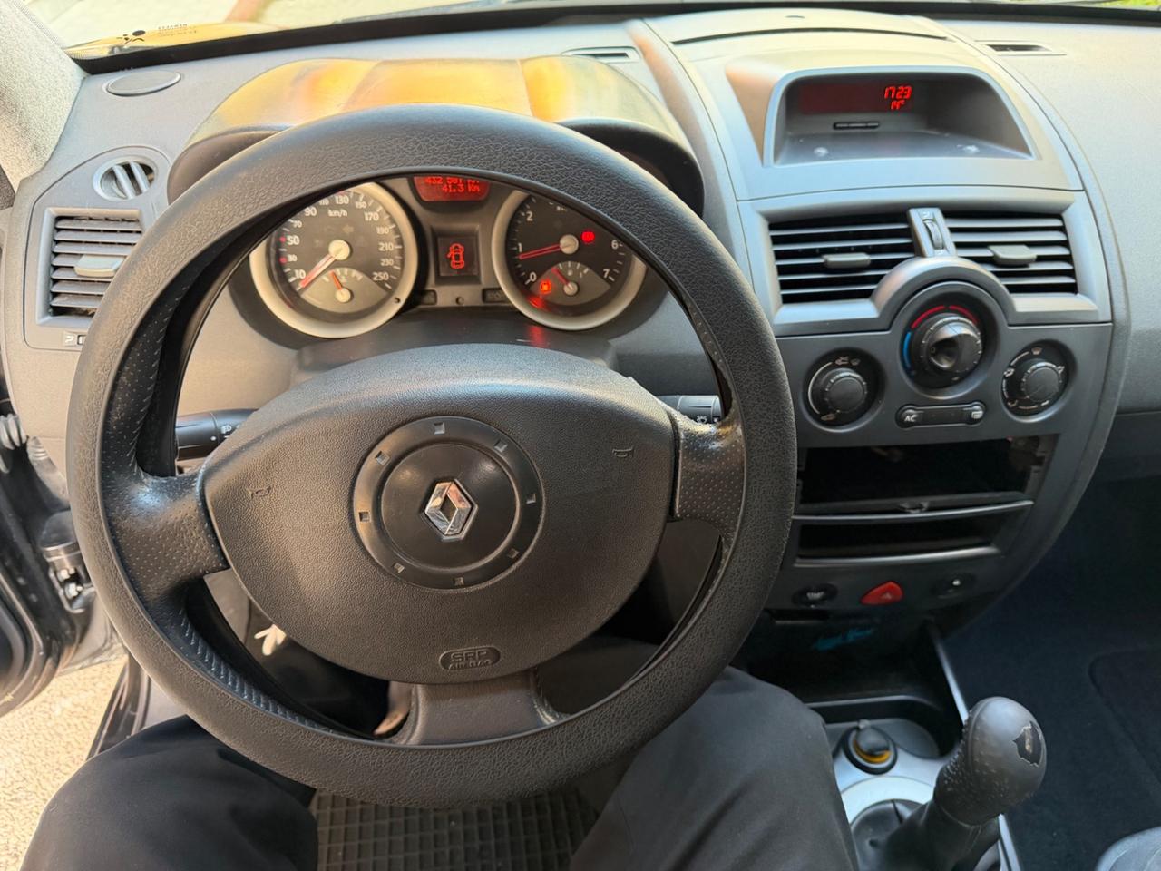 Renault Megane Mégane 1.5 dCi/82CV 5 porte Confort Authentique