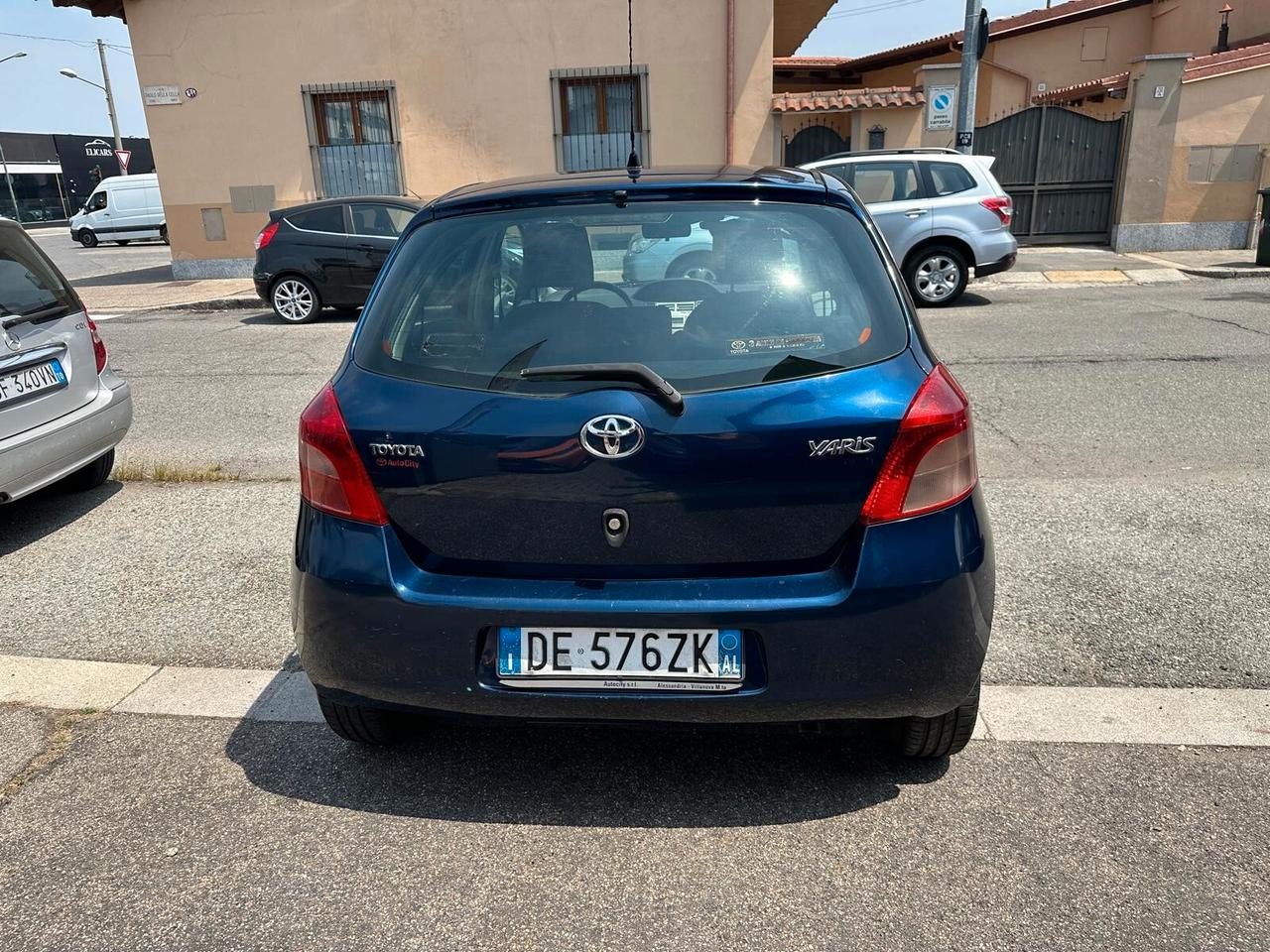 Toyota Yaris 1.0 5 porte